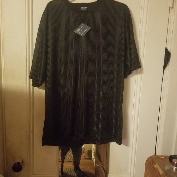 Shirts, Dresses  pocketbooks  and more - Picture 4 of 8